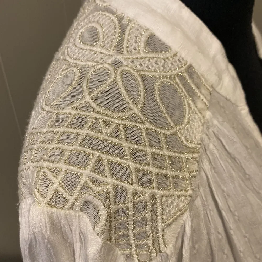 Free People Medium Tunic Top White Stretch Embroidered Sparkles Pleated